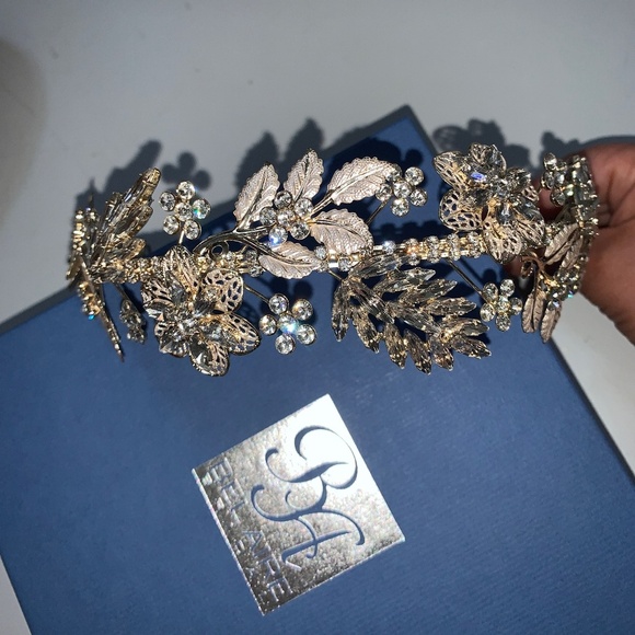 Bel Aire Bridal tiara - Picture 2 of 7